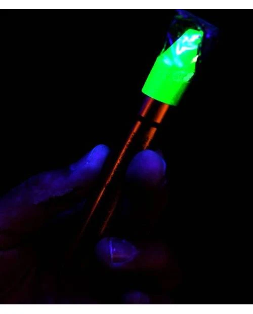 Maquillage Soirée : Gros Crayon Gras Fluo 7 Maquillage Soirée : Gros Crayon Gras Fluo – Image 7