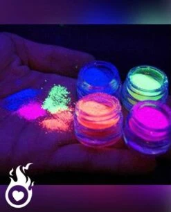 Soirée Fluo : Fard A Paupière Fluo